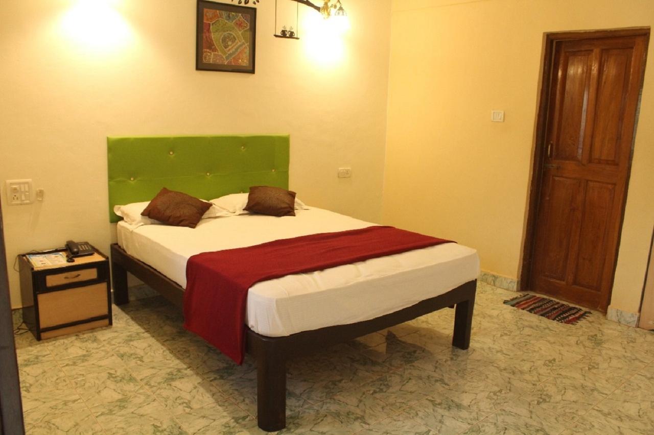 Dona Julia Beach Resort Calangute Exterior foto