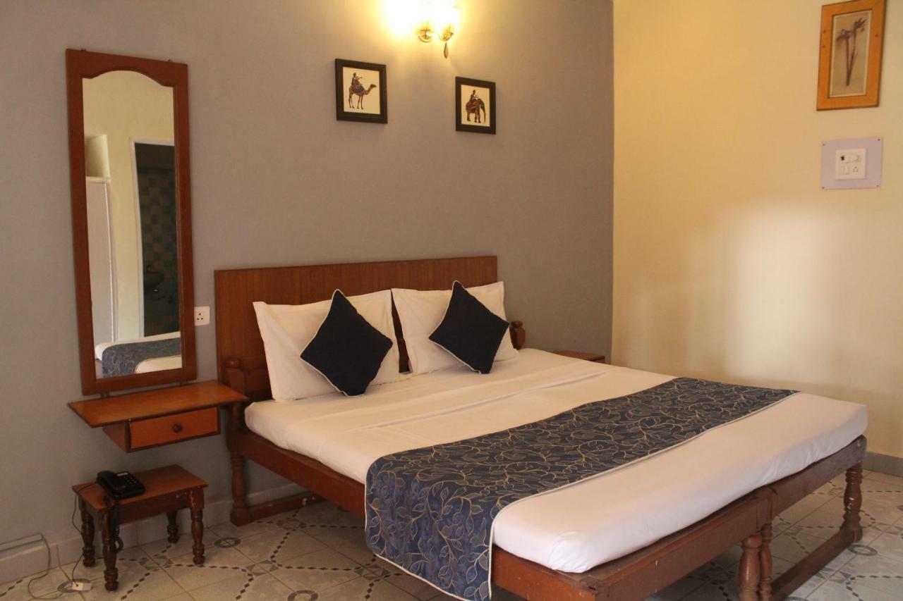 Dona Julia Beach Resort Calangute Exterior foto